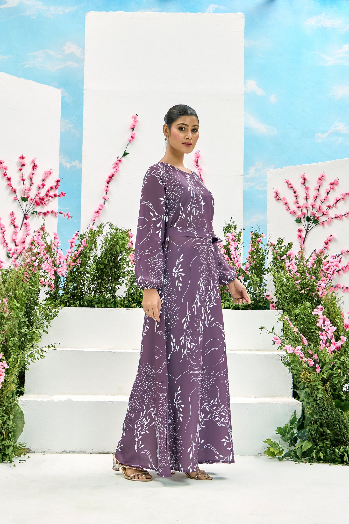 Elegant Maroon Printed Maxi Dress with Belt – Modest Full Sleeve Abaya for Women
