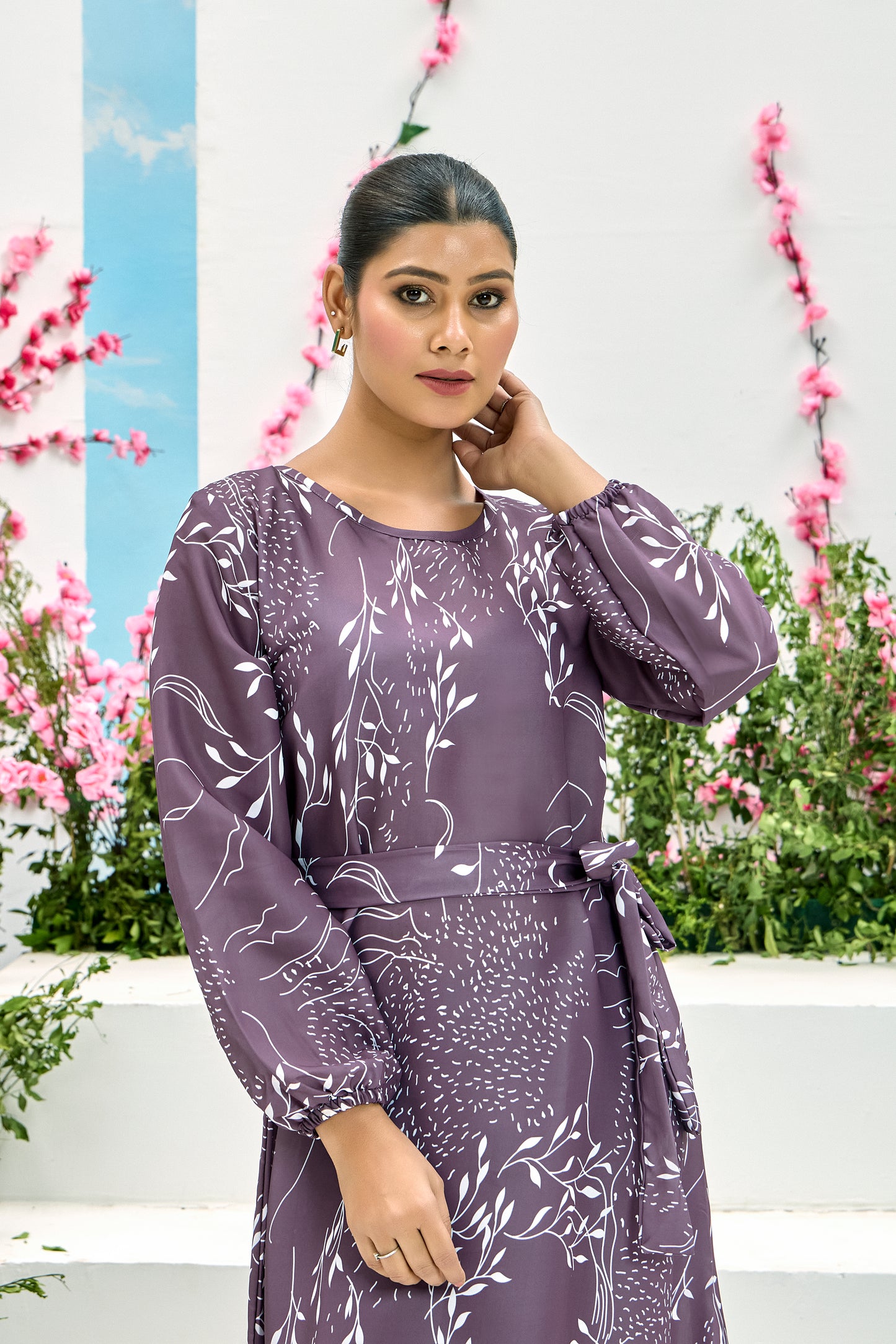 Elegant Maroon Printed Maxi Dress with Belt – Modest Full Sleeve Abaya for Women