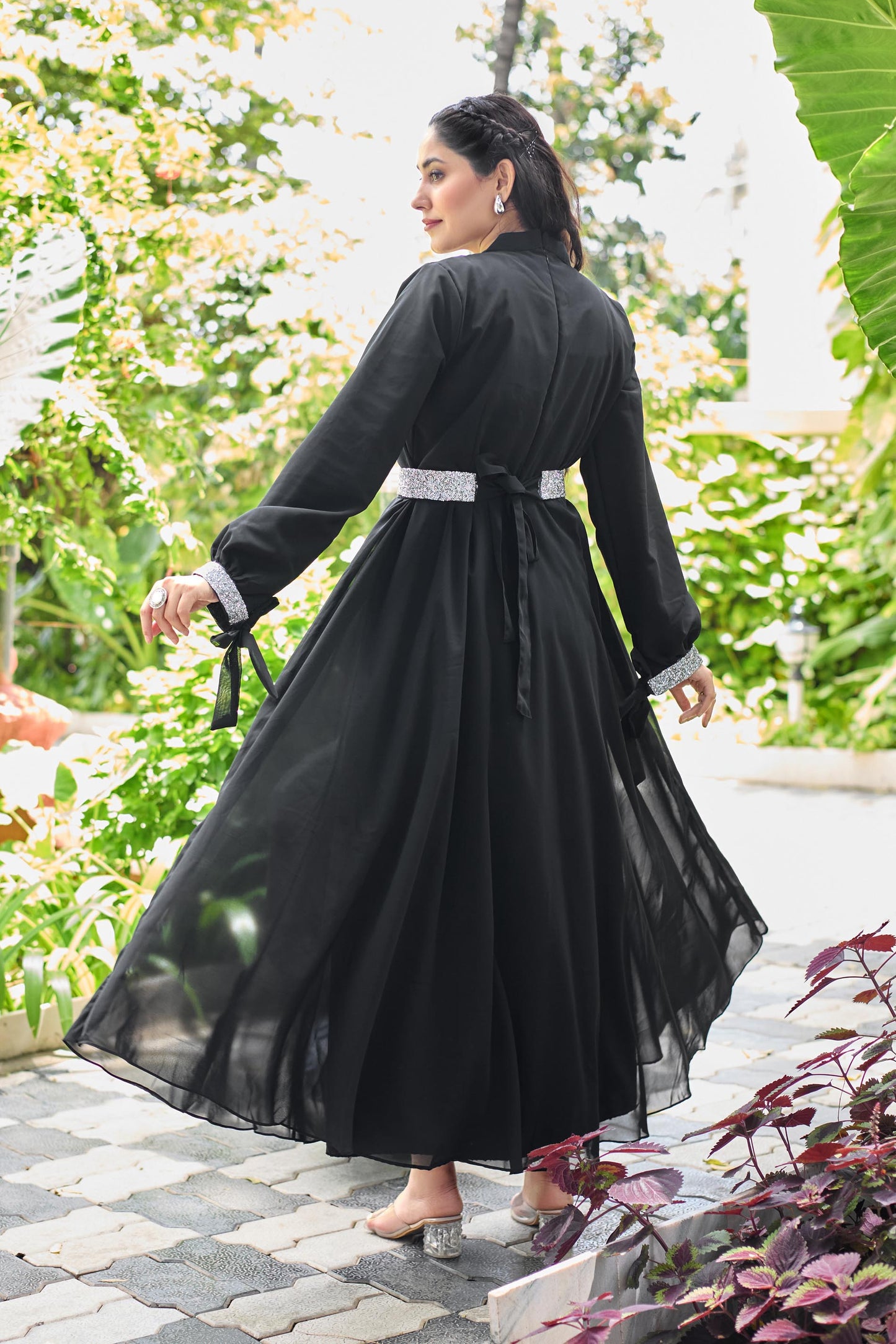 Black Elegant Abaya Dress for Women – Full Sleeve Modest Ethnic Wear with Silver Belt & Cuff Detailing