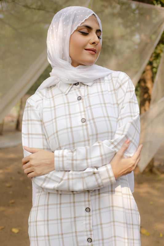 Women's White Checkered Button-Down Maxi Dress with Collared Neck and Side Pockets