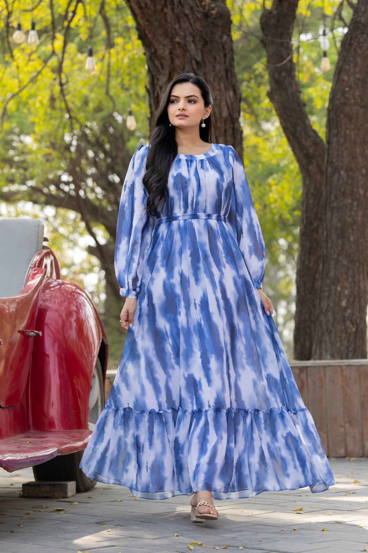 Women's Blue & White Tie-Dye Print Maxi Dress with Puff Sleeves, Waist Belt & Modest Fit