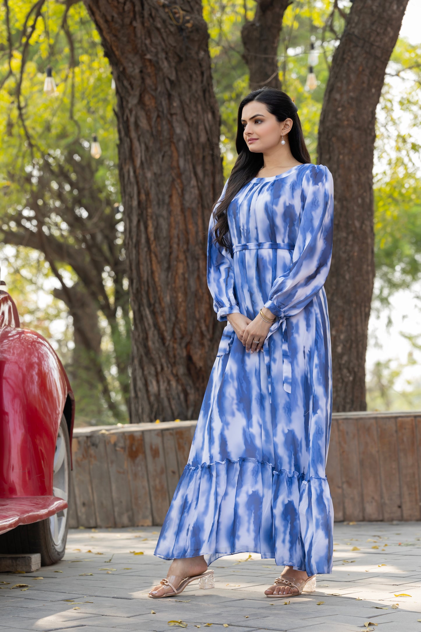 Women's Blue & White Tie-Dye Print Maxi Dress with Puff Sleeves, Waist Belt & Modest Fit