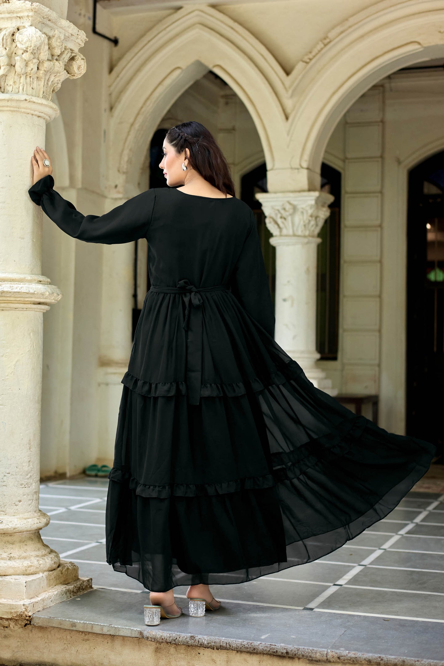 "Elegant Black Solid Abaya Dress for Women – Full Sleeve Modest Long Ethnic Wear with Ruffle Detail"