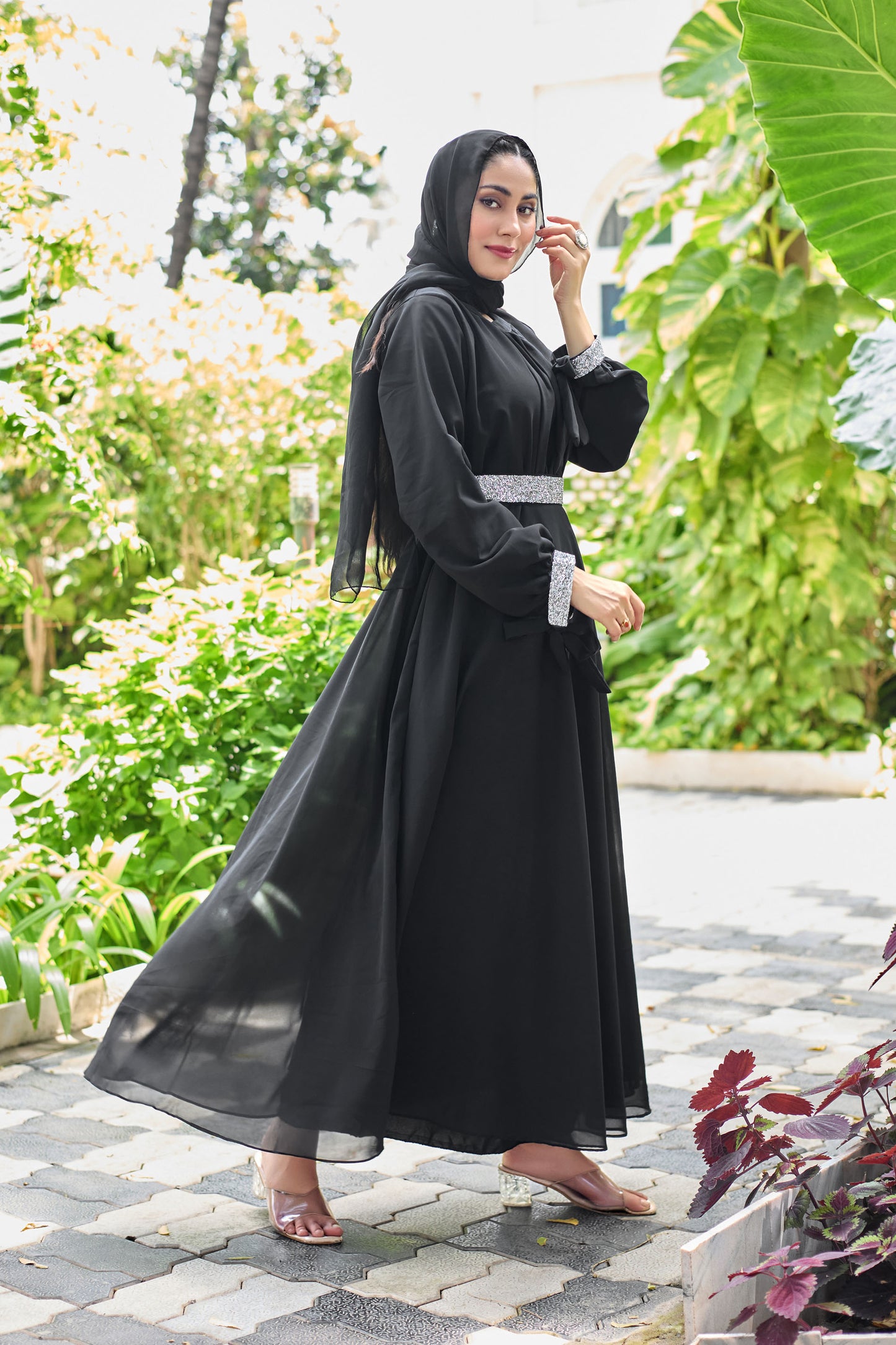 Black Elegant Abaya Dress for Women – Full Sleeve Modest Ethnic Wear with Silver Belt & Cuff Detailing