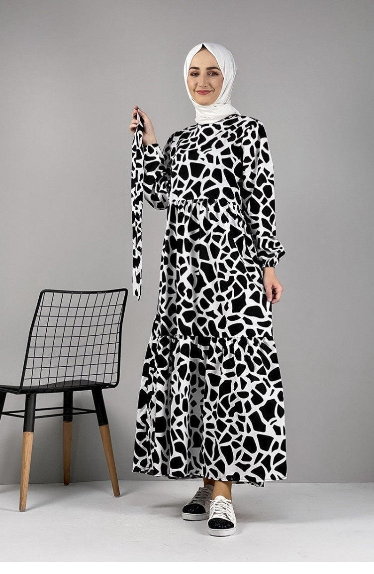 Women's Black & White Abstract Print Maxi Dress with Belt & Full Sleeves