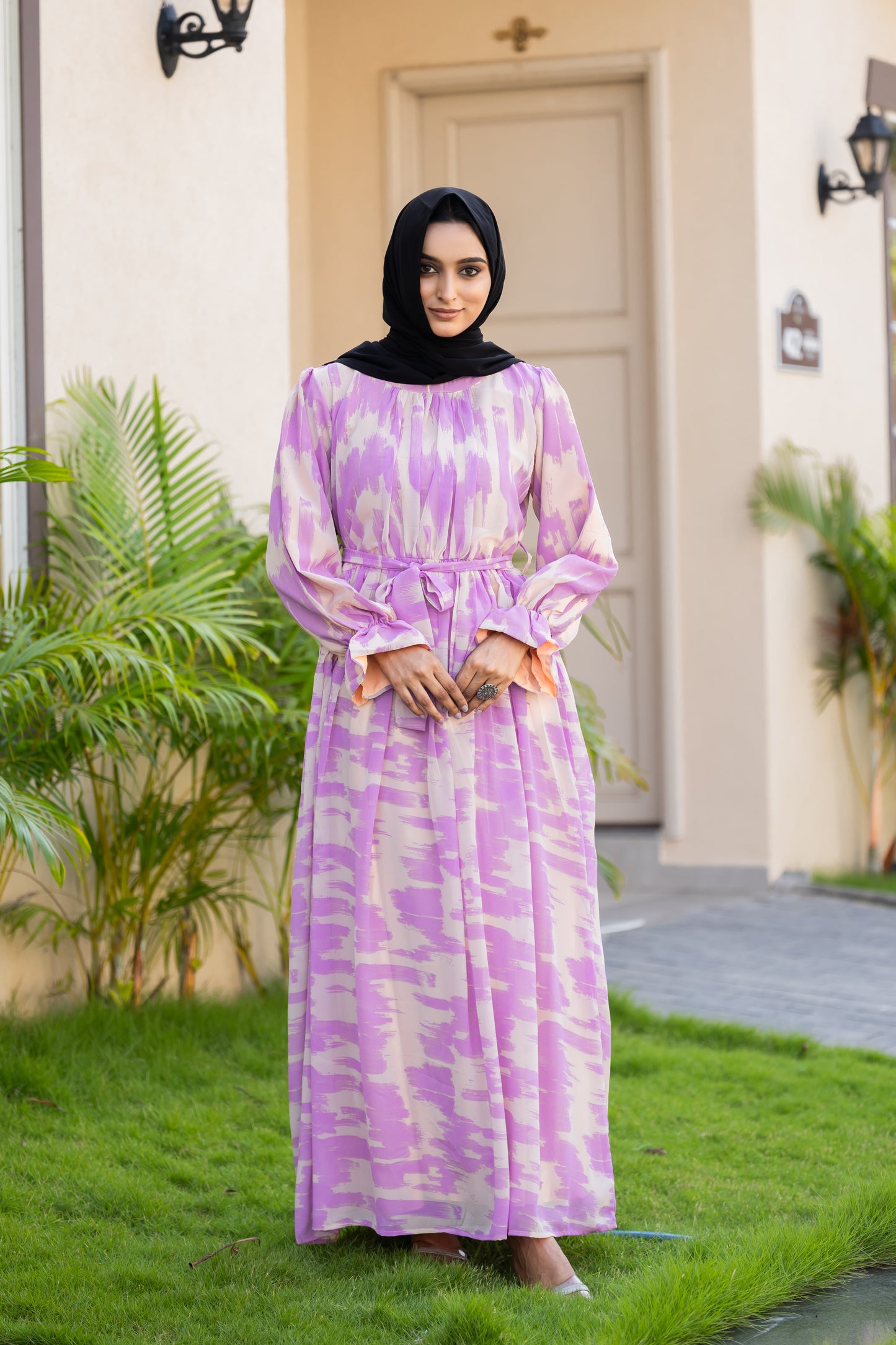Women's Purple Abstract Print Maxi Dress with Belt & Puff Sleeves