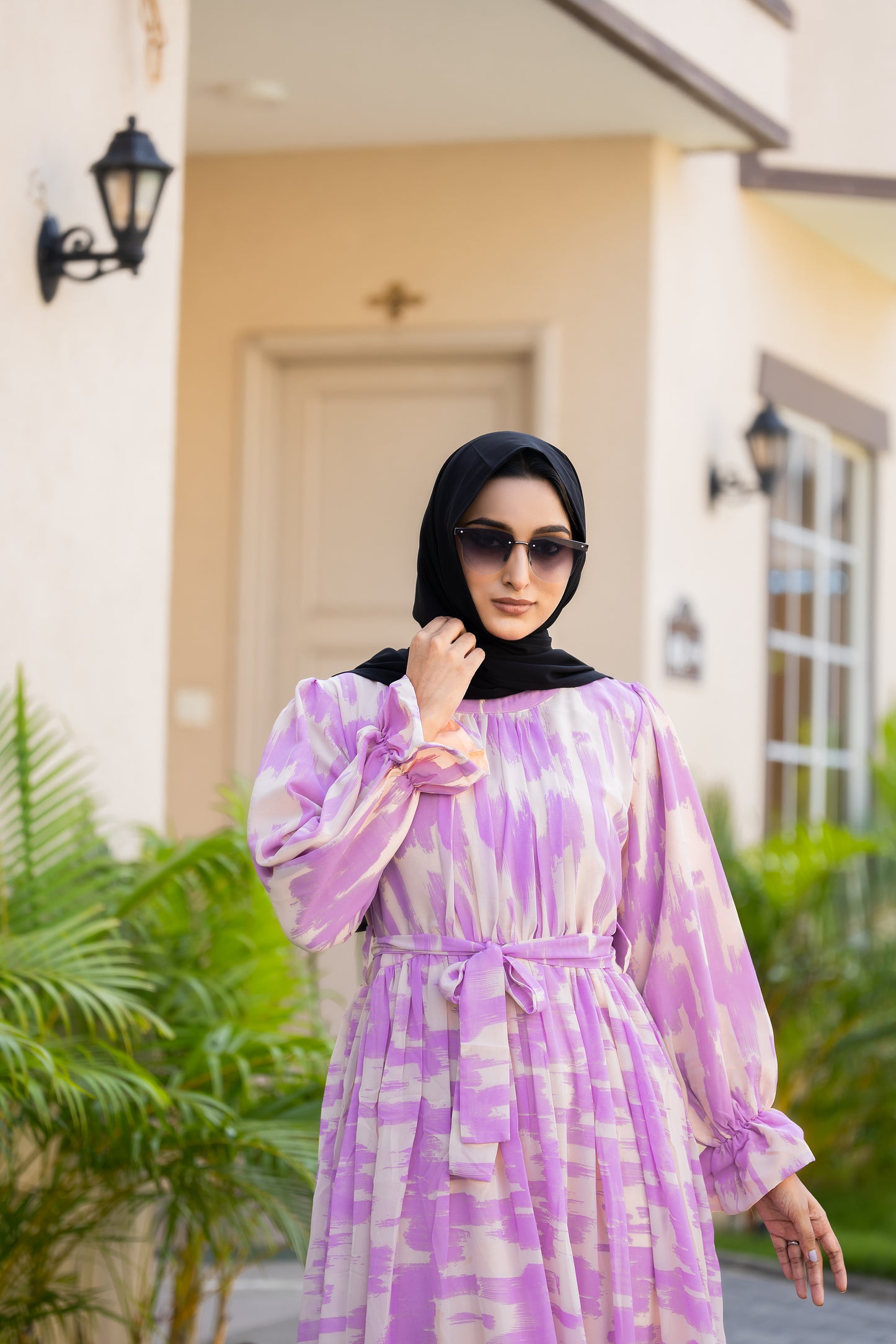 Women's Purple Abstract Print Maxi Dress with Belt & Puff Sleeves