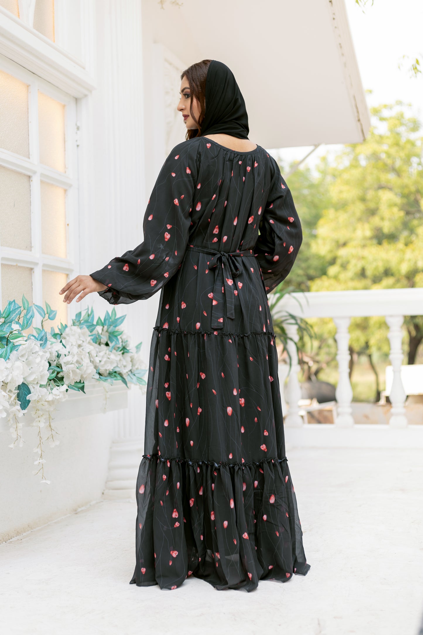 Women's Black Floral Print Tiered Maxi Dress with Puff Sleeves & Waist Belt
