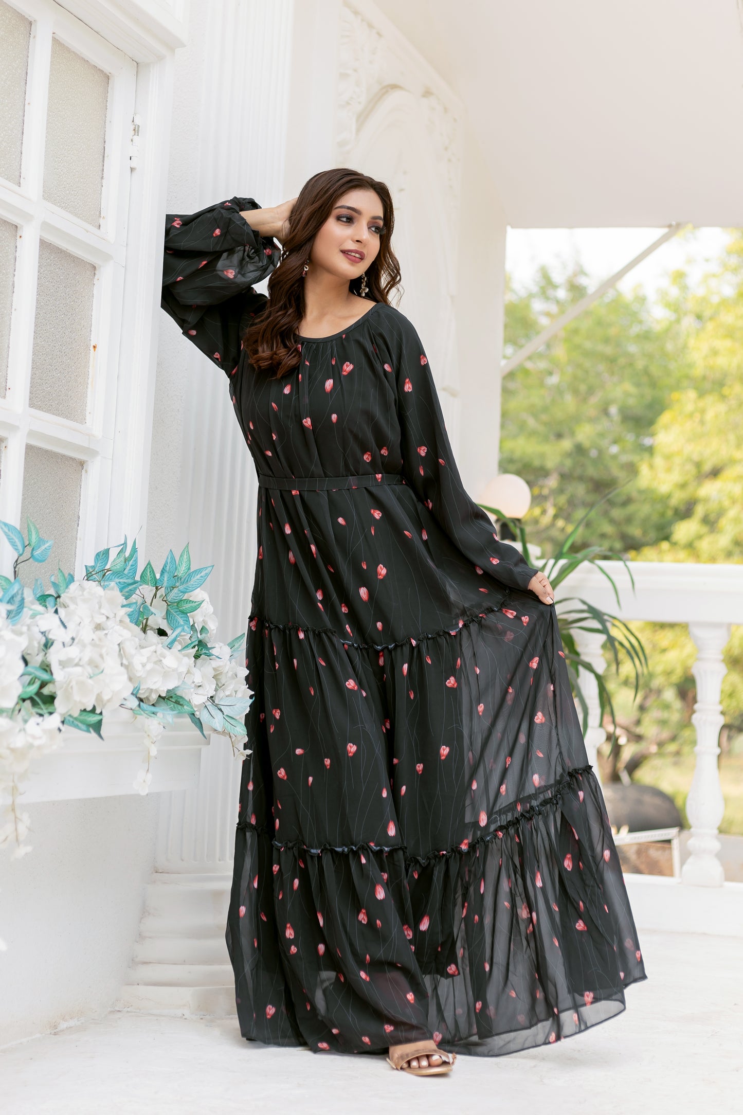 Women's Black Floral Print Tiered Maxi Dress with Puff Sleeves & Waist Belt