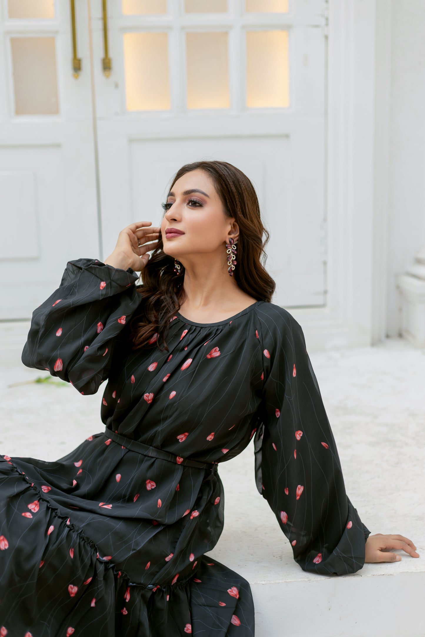 Women's Black Floral Print Tiered Maxi Dress with Puff Sleeves & Waist Belt