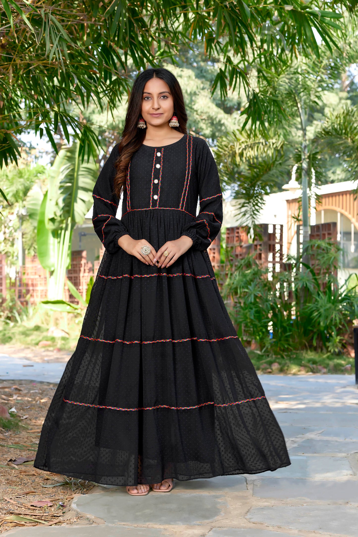 SARINKU Black Georgette Fabric with Crepe lining for no transparency Gajjing & Lace Pattern Bishop Sleeves with Elastic Cuffs Balloon Sleeve Pattern Without Dupatta