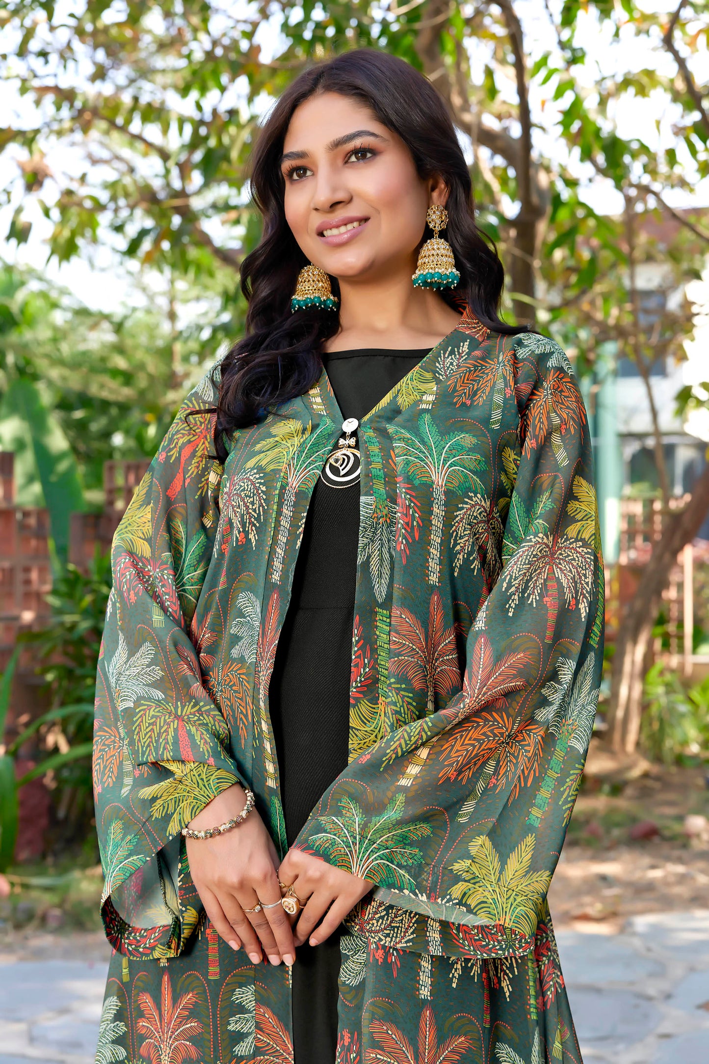 SARINKU Multicolor Georgette Fabric with crepe lining for no transparency Front Button Open Pattern, Floral Print Balloon Sleeve Pattern Without Dupatta