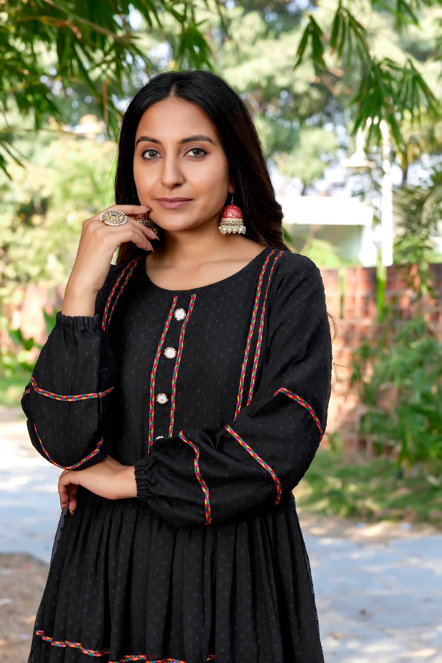 SARINKU Black Georgette Fabric with Crepe lining for no transparency Gajjing & Lace Pattern Bishop Sleeves with Elastic Cuffs Balloon Sleeve Pattern Without Dupatta