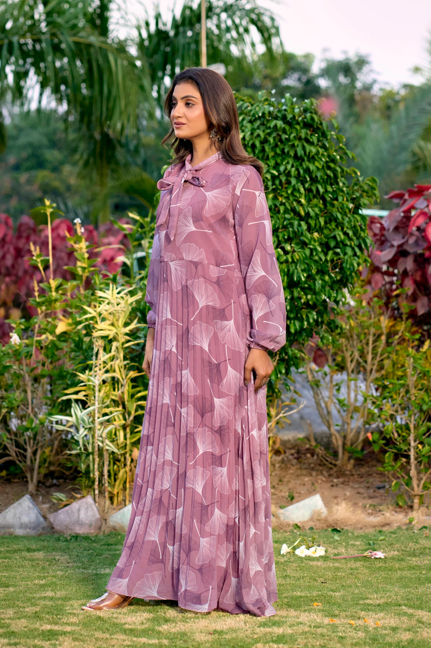 Elegant Floral Printed Georgette Full-Length Abaya