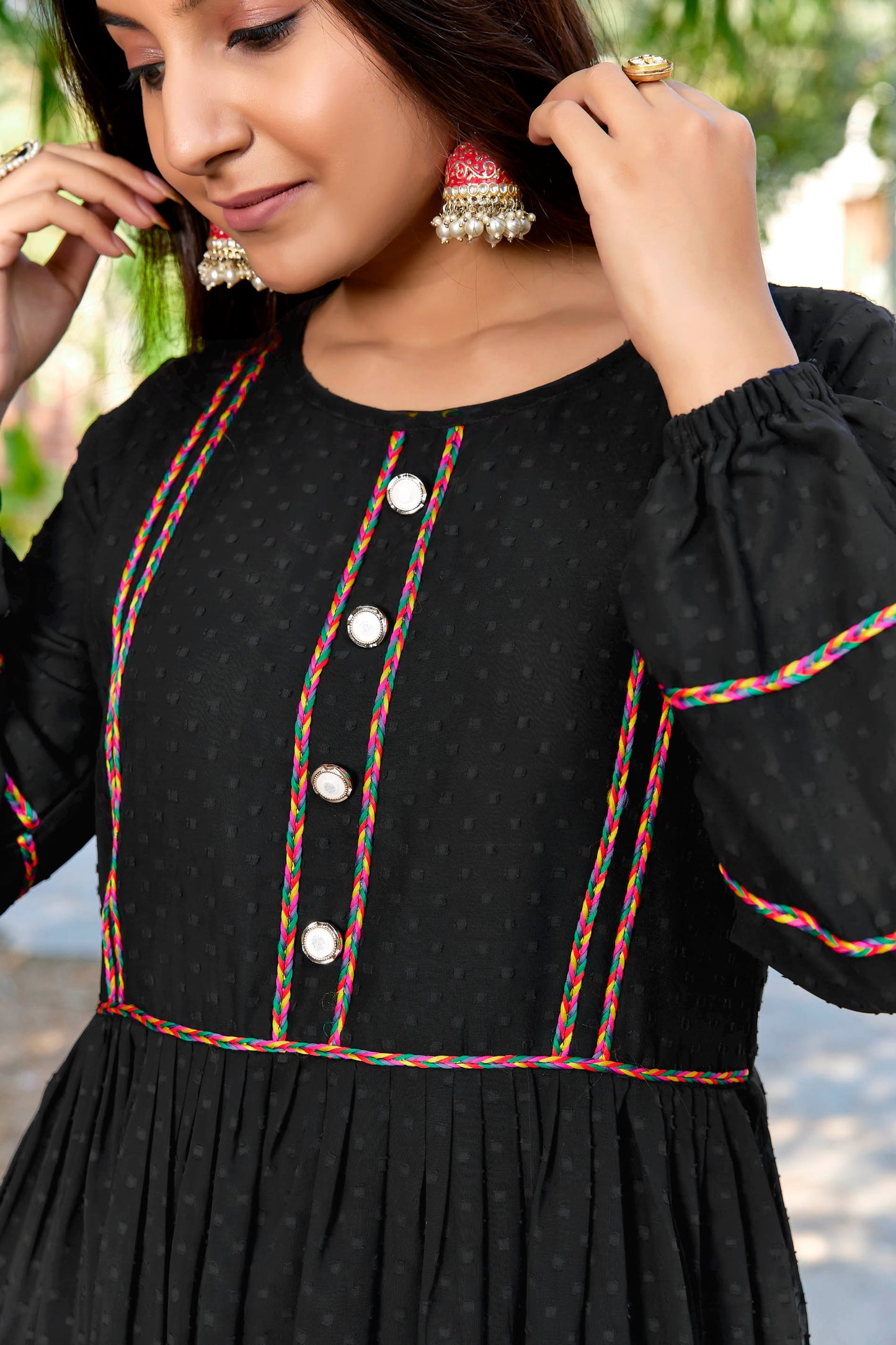 SARINKU Black Georgette Fabric with Crepe lining for no transparency Gajjing & Lace Pattern Bishop Sleeves with Elastic Cuffs Balloon Sleeve Pattern Without Dupatta