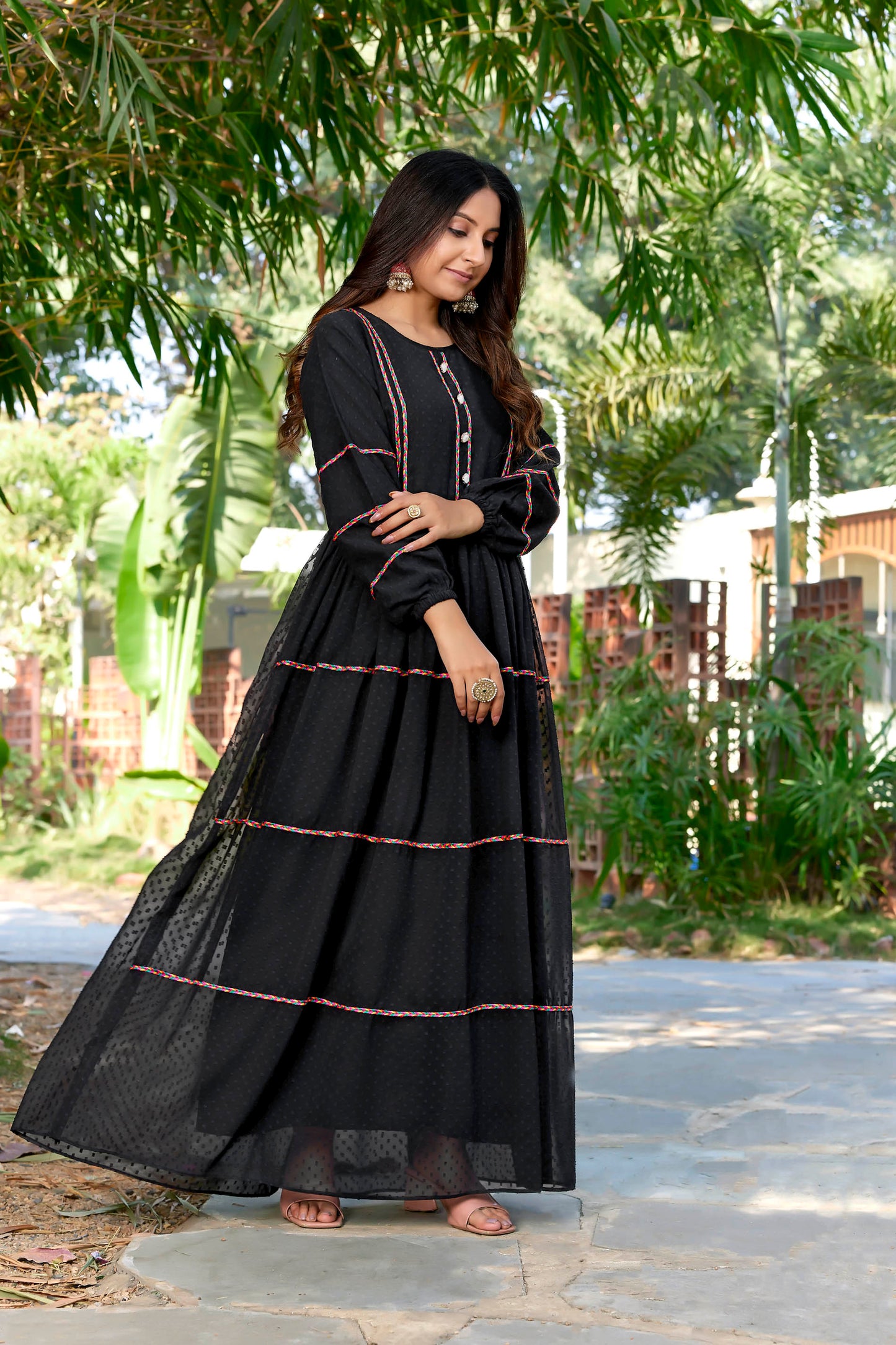 SARINKU Black Georgette Fabric with Crepe lining for no transparency Gajjing & Lace Pattern Bishop Sleeves with Elastic Cuffs Balloon Sleeve Pattern Without Dupatta