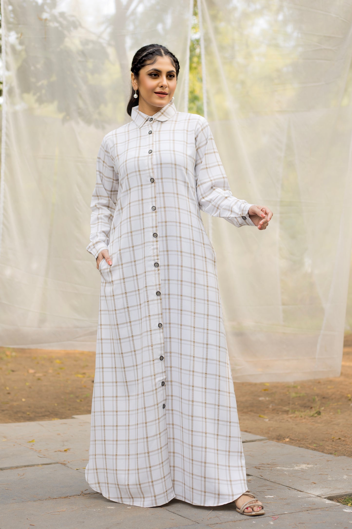 Women's White  Checkered Button-Down Maxi Dress with Collared Neck and Side Pockets
