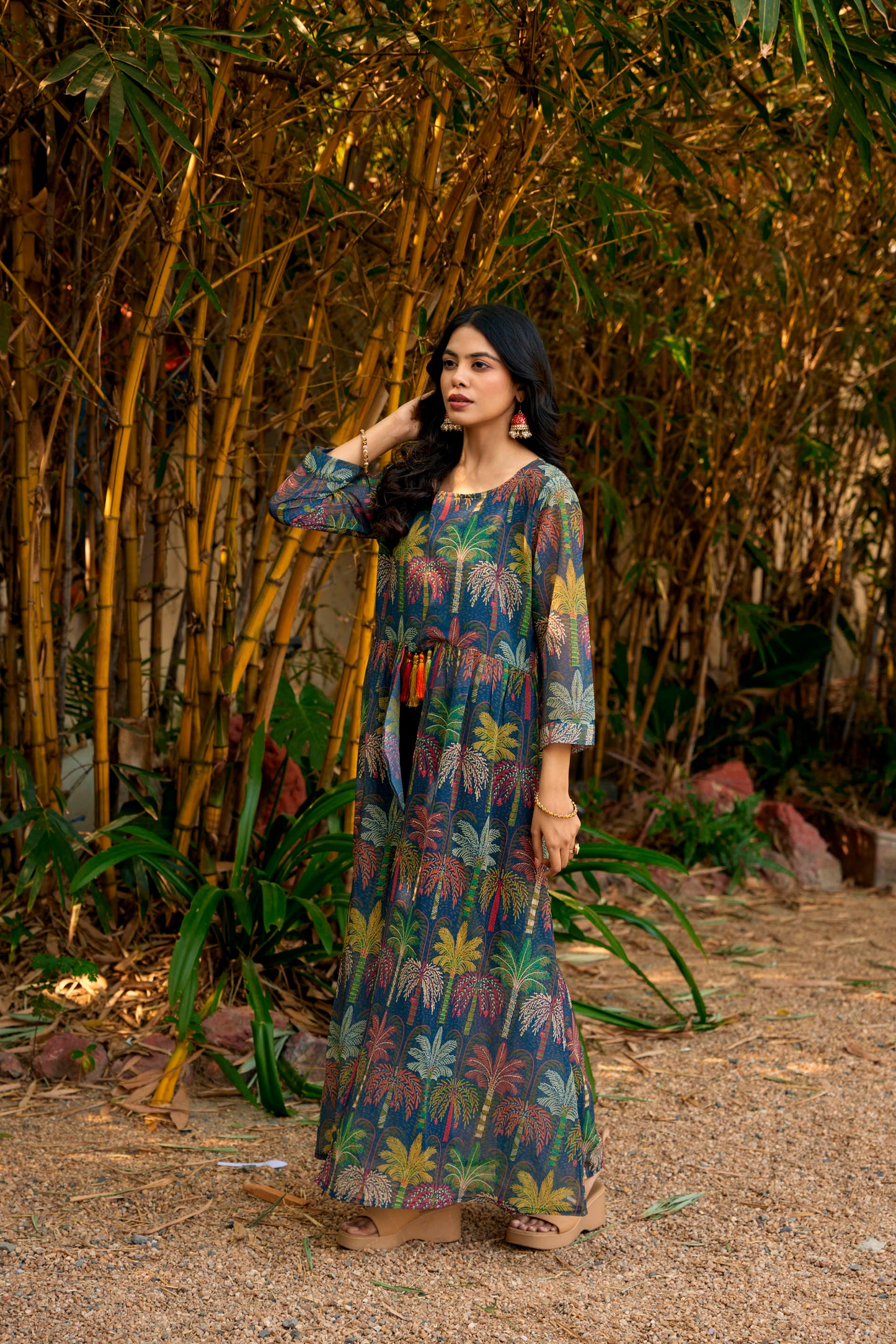 SARINKU Multicolor Georgette Fabric with Crepe lining for no transparency Frill Pattern Floral Print Regular Sleeve Pattern
