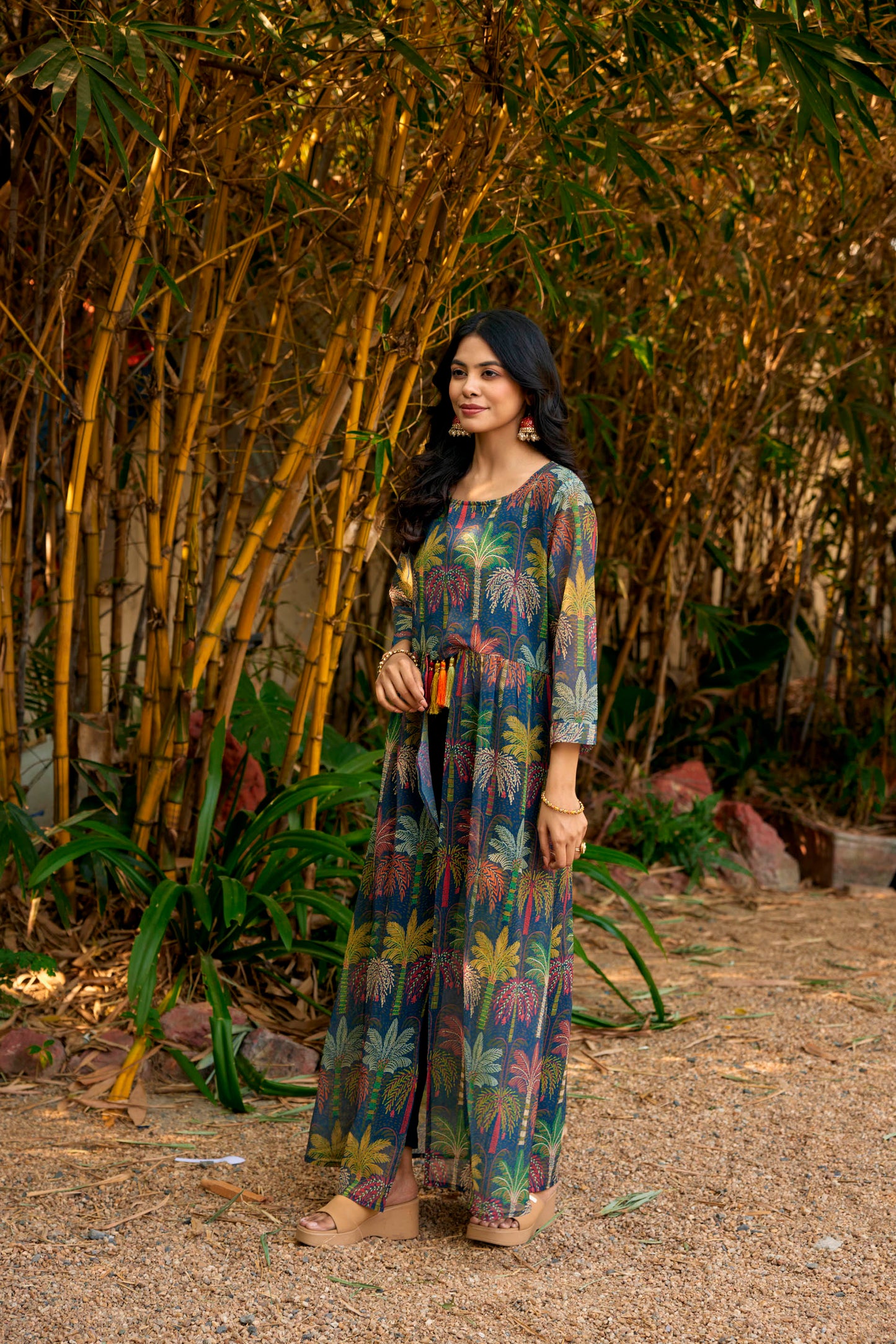 SARINKU Multicolor Georgette Fabric with Crepe lining for no transparency Frill Pattern Floral Print Regular Sleeve Pattern