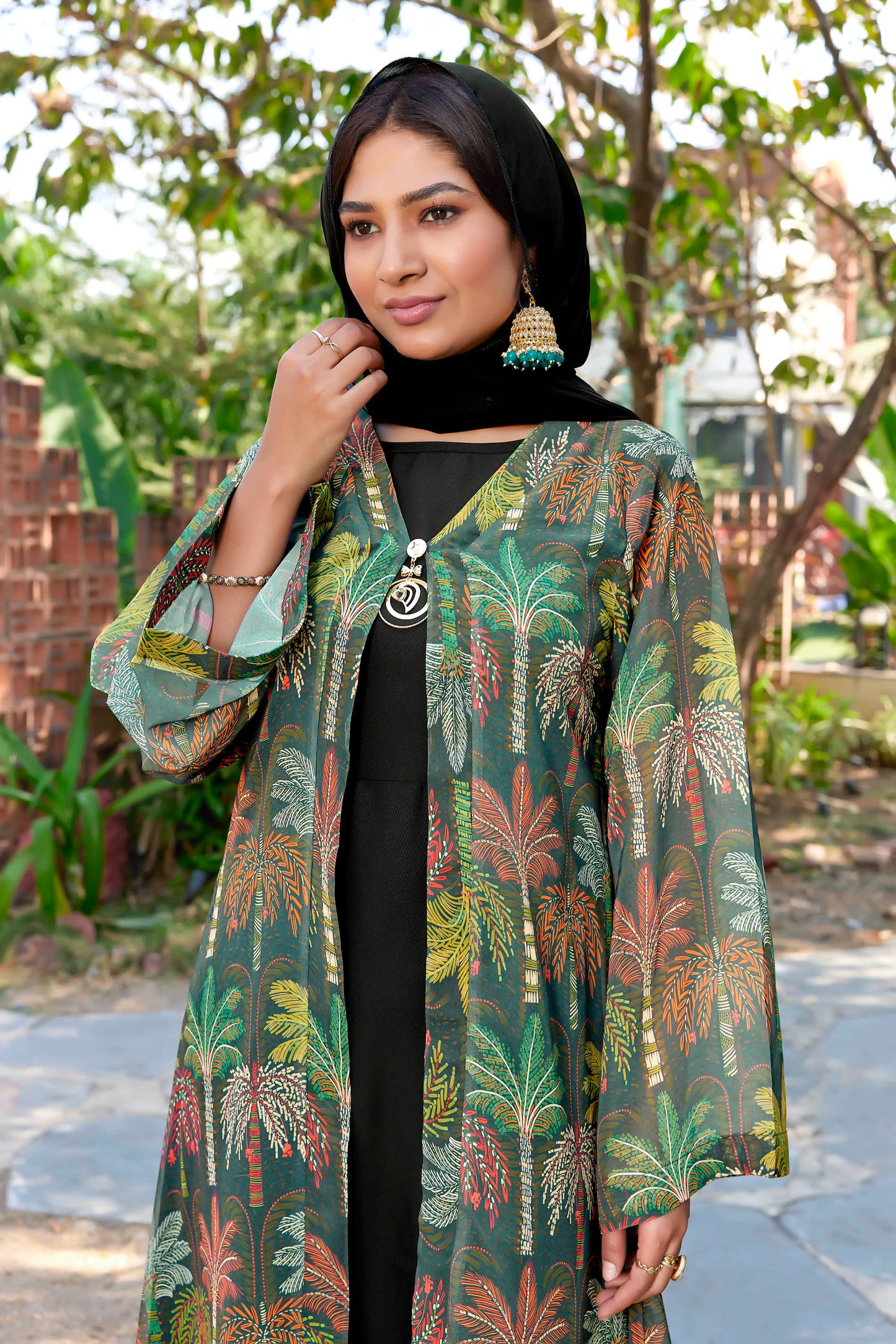 SARINKU Multicolor Georgette Fabric with crepe lining for no transparency Front Button Open Pattern, Floral Print Balloon Sleeve Pattern Without Dupatta