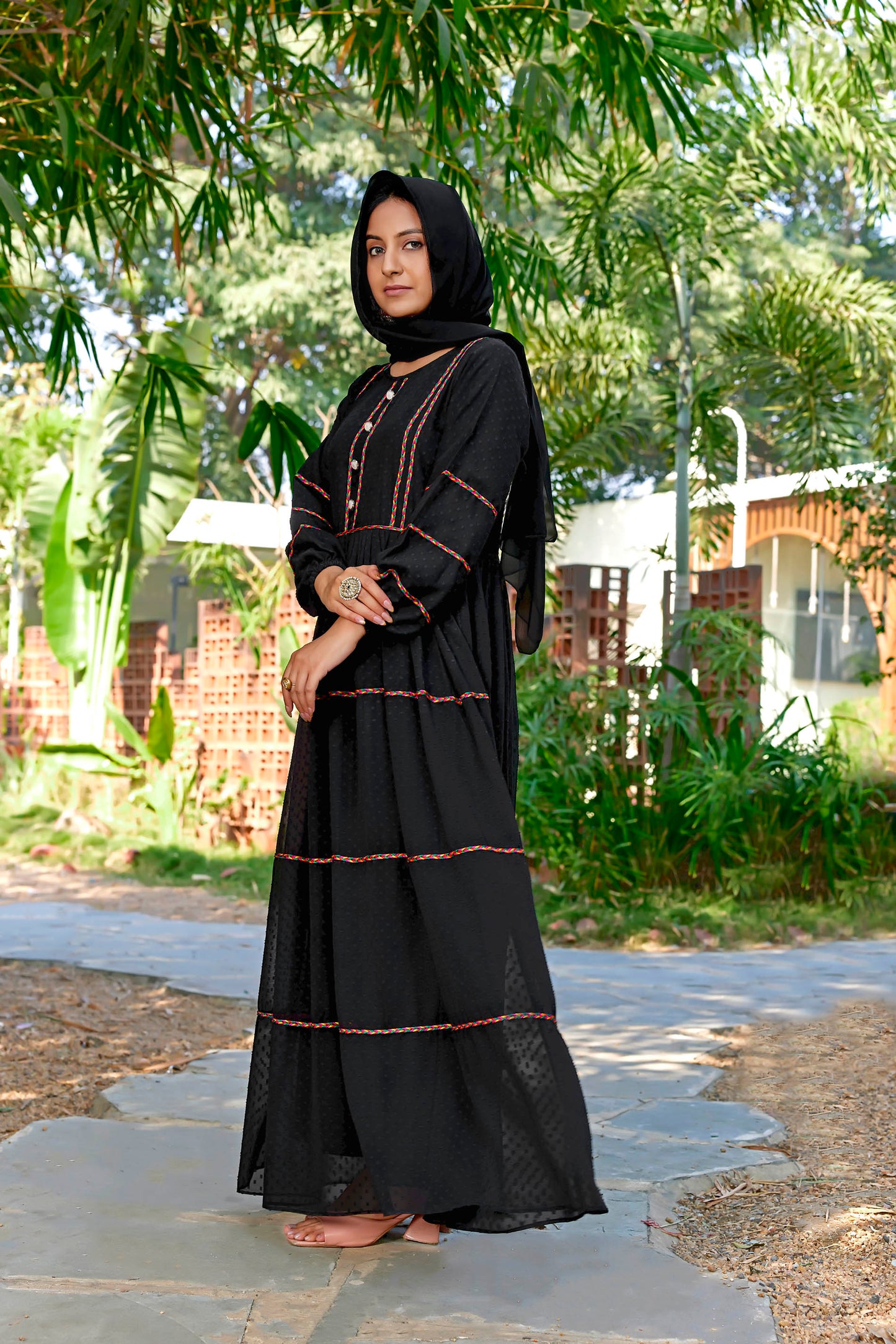 SARINKU Black Georgette Fabric with Crepe lining for no transparency Gajjing & Lace Pattern Bishop Sleeves with Elastic Cuffs Balloon Sleeve Pattern Without Dupatta