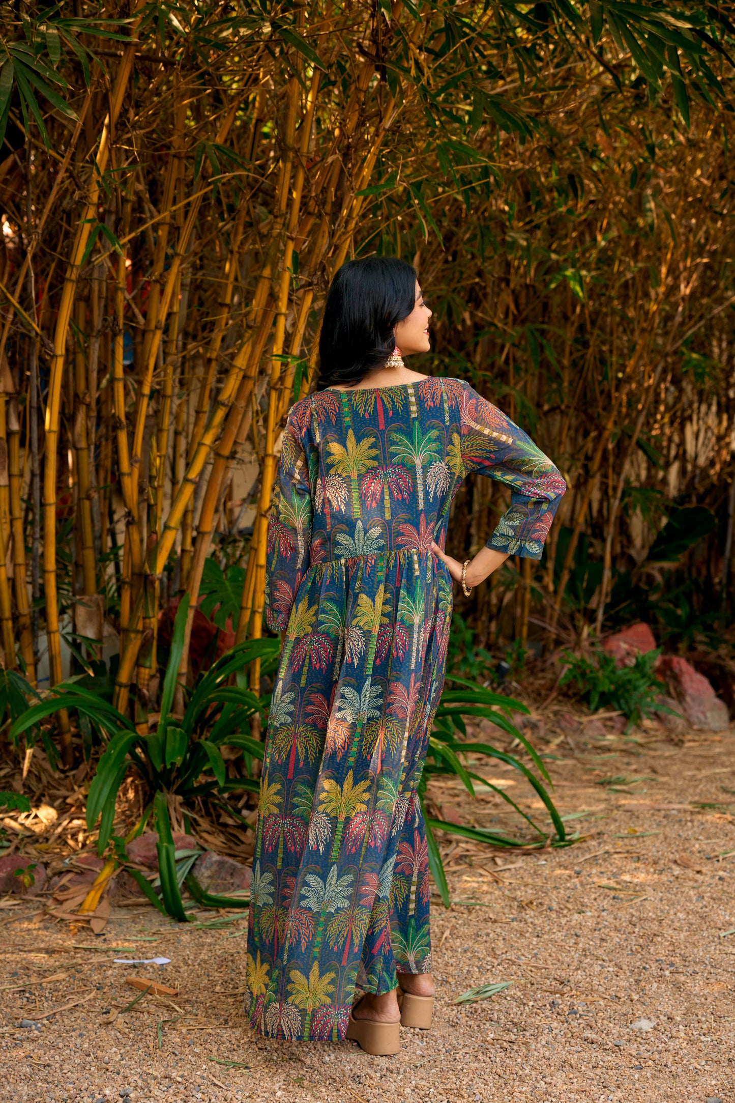 SARINKU Multicolor Georgette Fabric with Crepe lining for no transparency Frill Pattern Floral Print Regular Sleeve Pattern